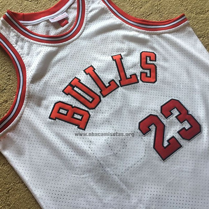 Camiseta Chicago Bulls Michael Jordan NO 23 Mitchell & Ness 1984-85 Blanco